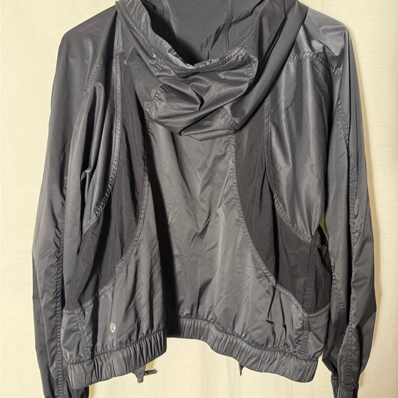 Lululemon Before Dawn Jacket | Size 6 - Picture 9 of 13